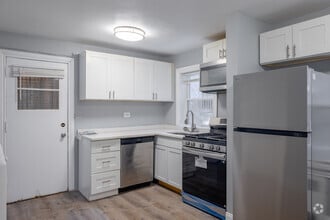 Interior Photo - 4208 S Michigan Ave