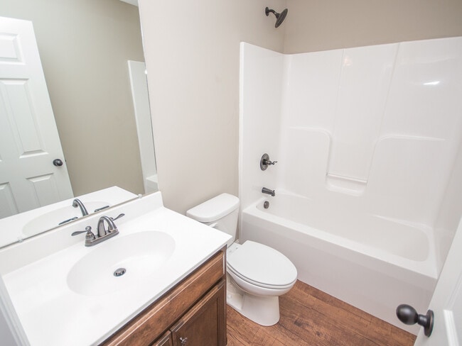 Building Photo - 25260 Everblake Dr