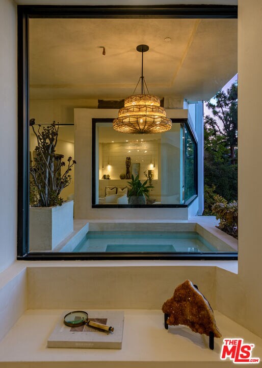 Building Photo - 8896 Lookout Mountain Ave