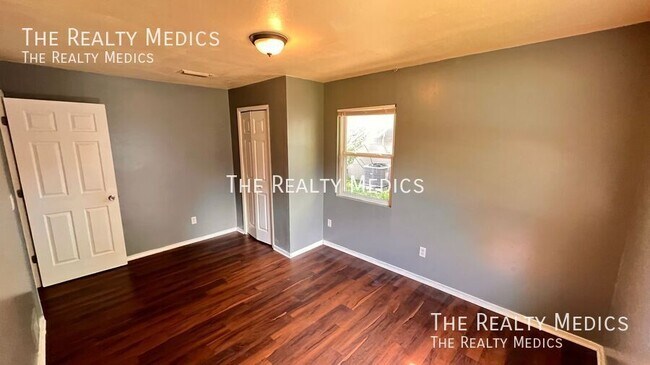 Building Photo - 1073 Leeward Dr