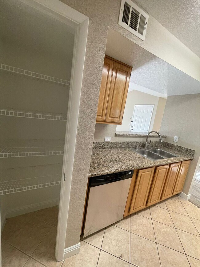 Building Photo - 5055 W Hacienda Ave