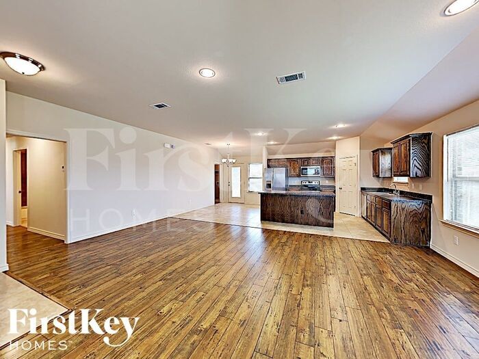 Building Photo - 638 Canvas Ct