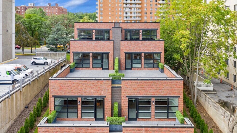 Building Photo - 140 Comet Way