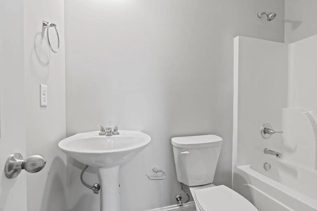 Building Photo - 933 Camden Ct