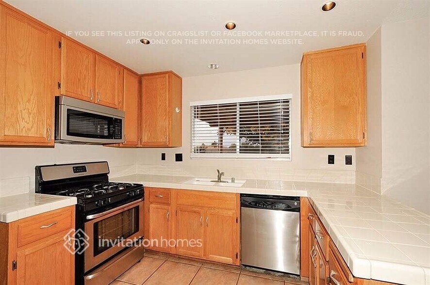 Building Photo - 2494 Muirfield Ave