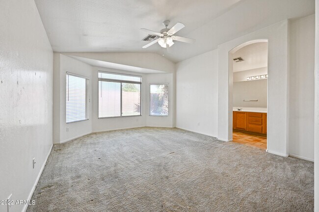 Building Photo - 5047 S Roosevelt St