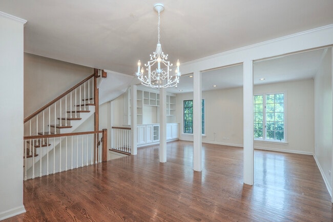 Building Photo - 3036 Highland Ave