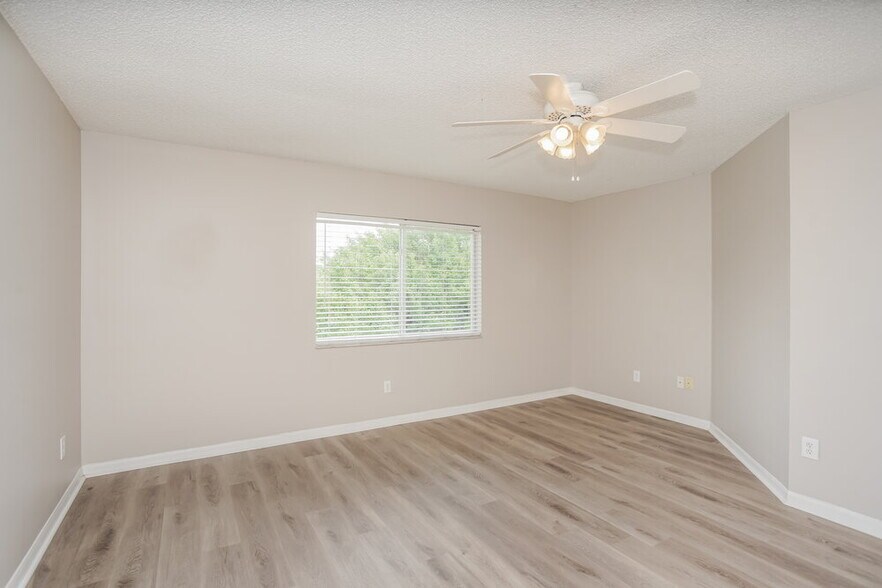 Building Photo - 12914 Fieldmoor Ct