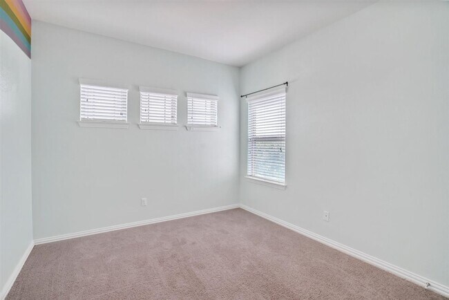 Building Photo - 617 Rancho Verde Dr