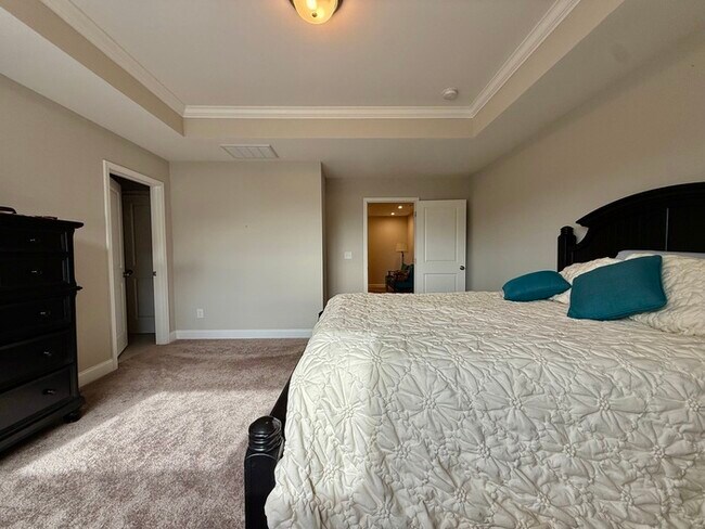 Building Photo - 254 Deardom Wy