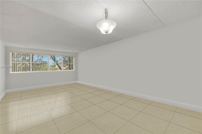 Primary Photo - 6135 NW 186th St