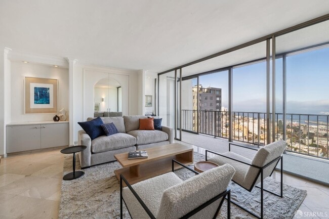 Building Photo - 999 Green St