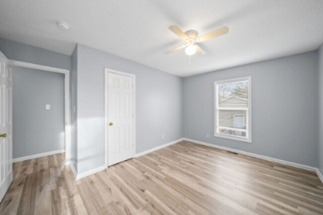 Building Photo - 3 Bedroom 1 Bath Home - Recently Refreshed