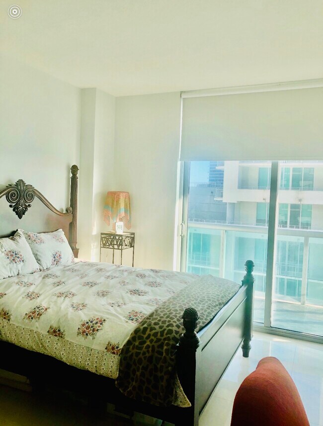 Building Photo - 333 NE 24th St