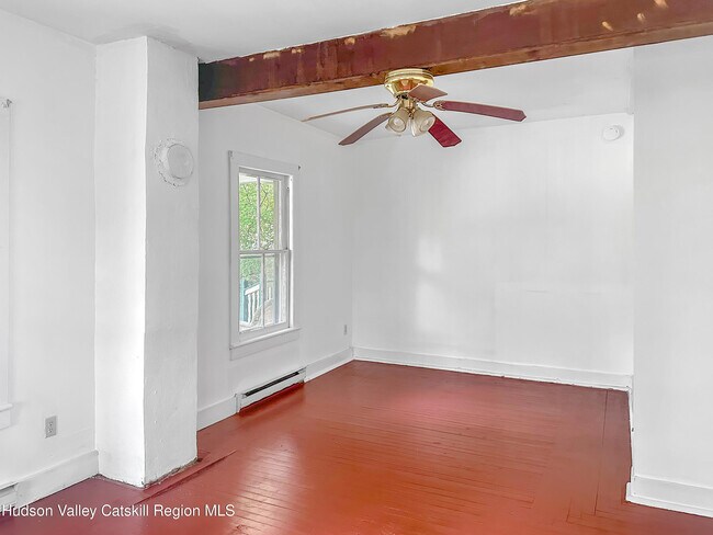 Building Photo - 72 Meads Mountain Rd