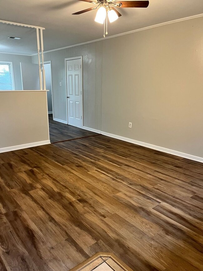 Building Photo - 3 Bedroom 1.5 Bath House in PG School Dist...