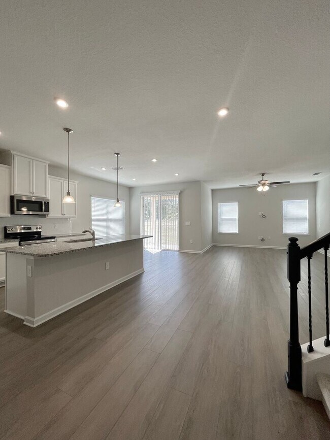 Building Photo - Move In June 16th! Brand New Construction ...