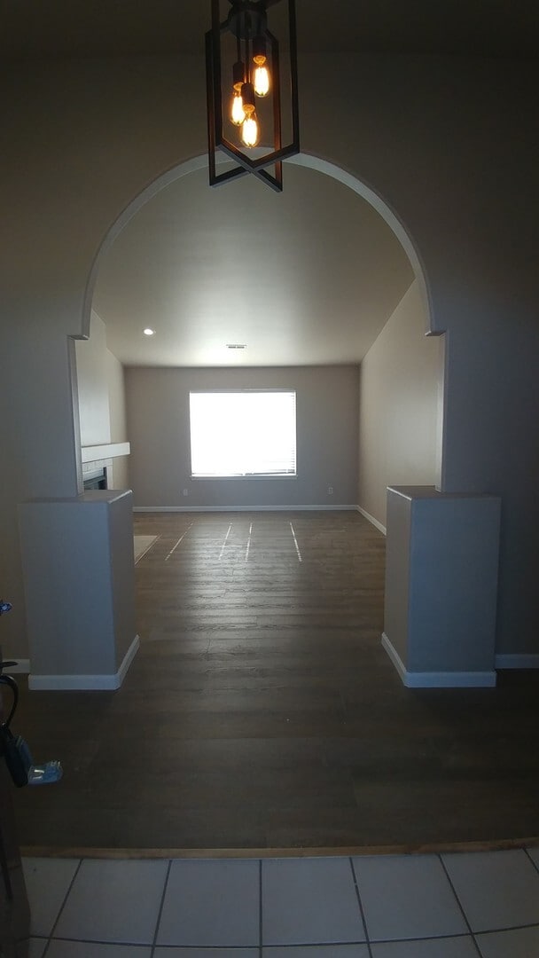 Building Photo - Stylish 3-Bedroom in Prime West Richland L...