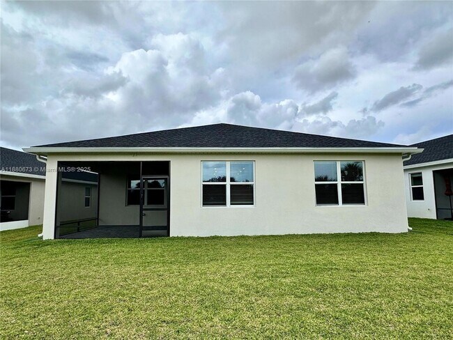 Building Photo - 9035 Dahlia Cir