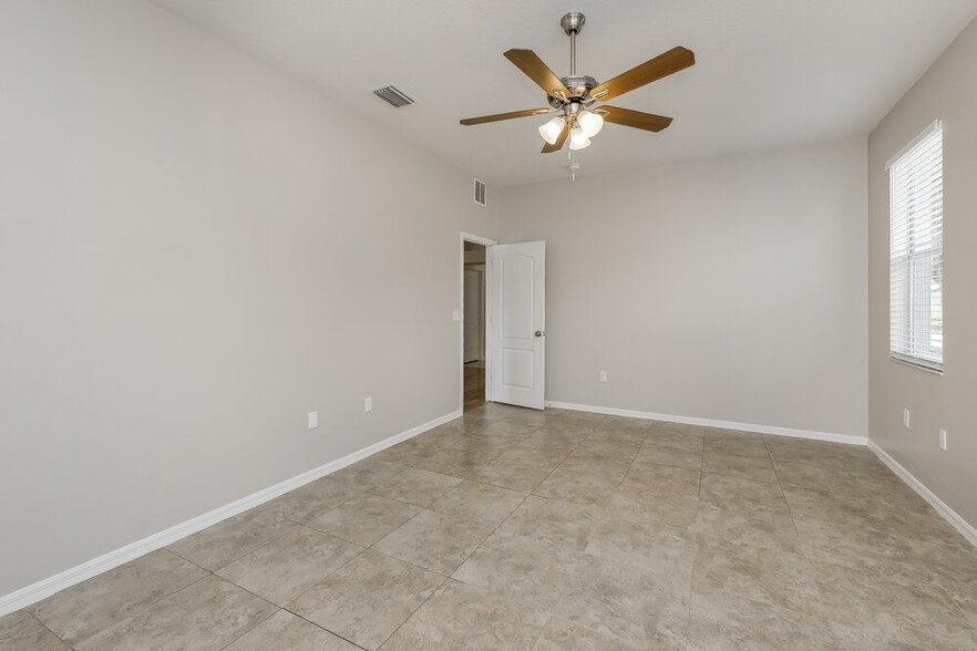 Building Photo - 6751 Monarch Park Dr