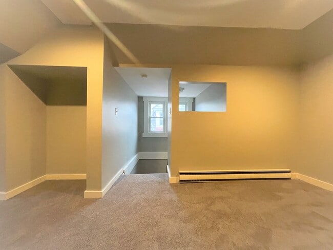 Building Photo - 381 Alden Ave