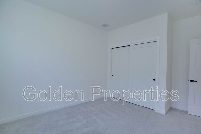 Building Photo - 7768 N Girard Cir