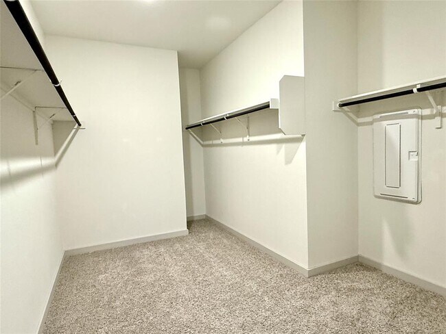 Building Photo - 13916 Lubeck Dr