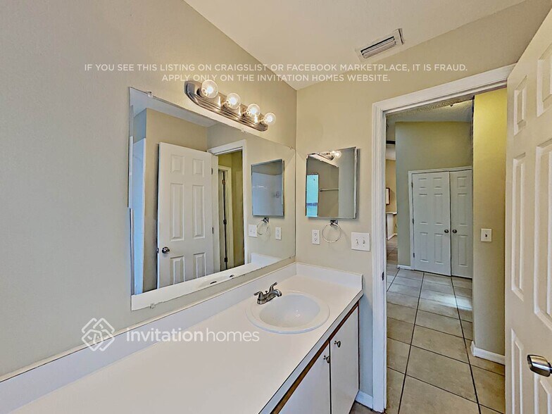 Building Photo - 4040 Waterview Loop
