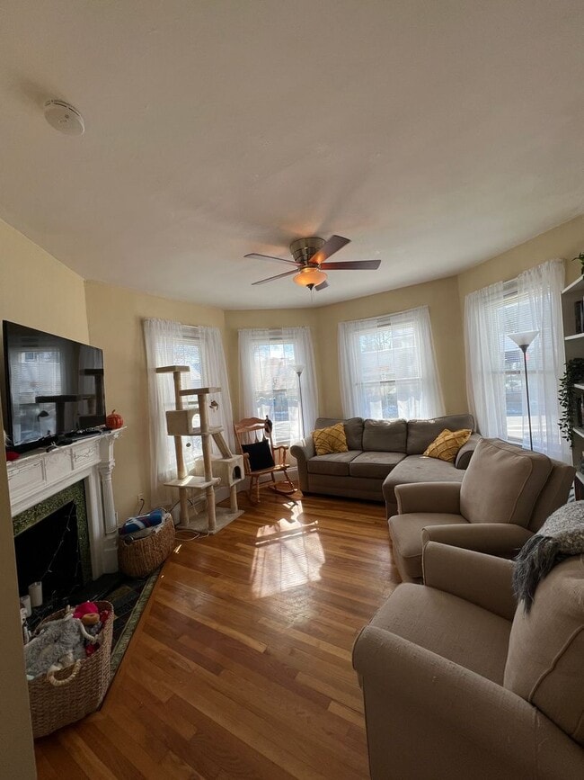 Building Photo - 381 Highland Ave