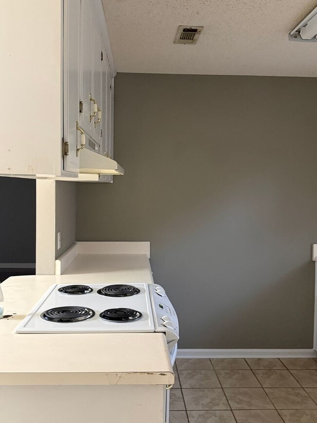 Building Photo - 304 Natchez Rd