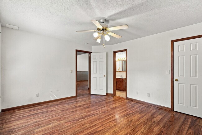 Building Photo - 1317 Godas Cir