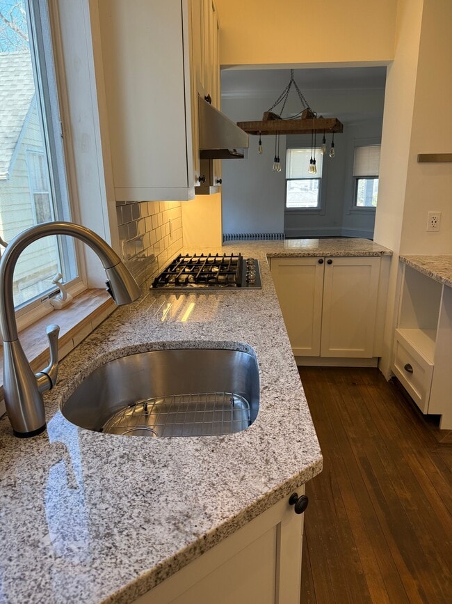 Building Photo - 33 Montclair Ave