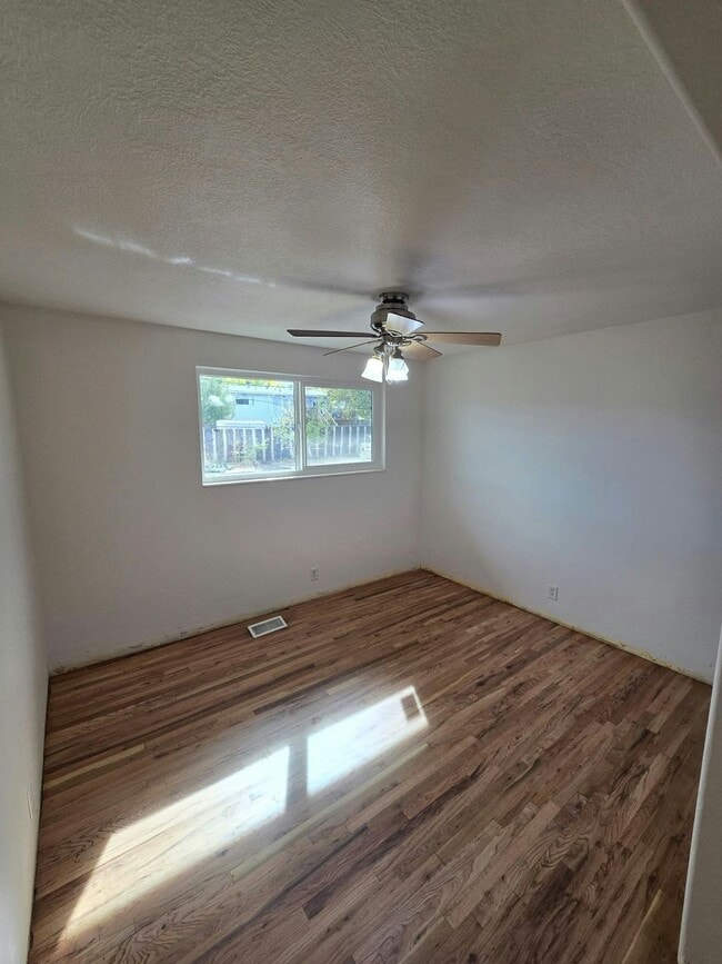 Building Photo - 3723 Kewanee Dr