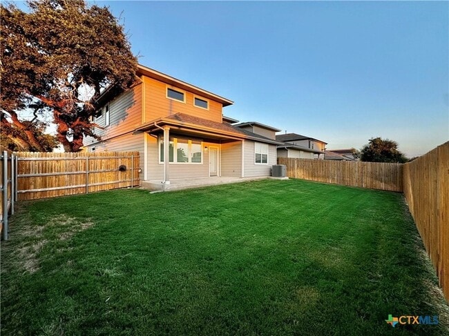 Building Photo - 100 Geminiflora Bend