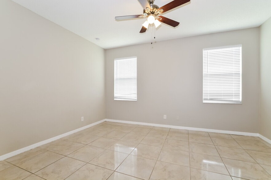 Building Photo - 2725 Eagle Glen Cir