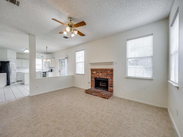 Building Photo - 833 Bellflower Dr