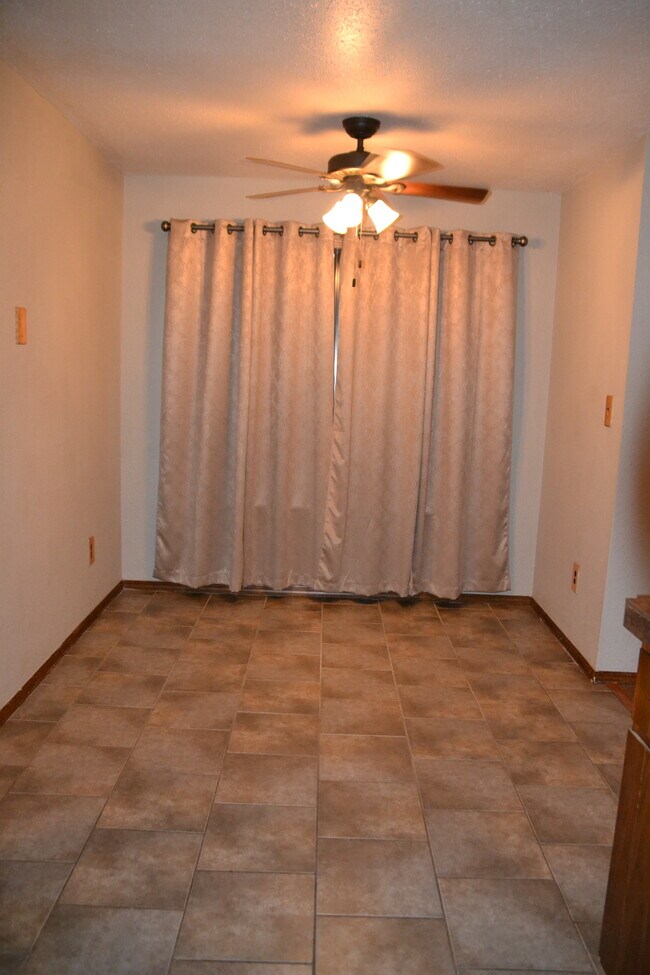 Building Photo - 614 Highland Ave