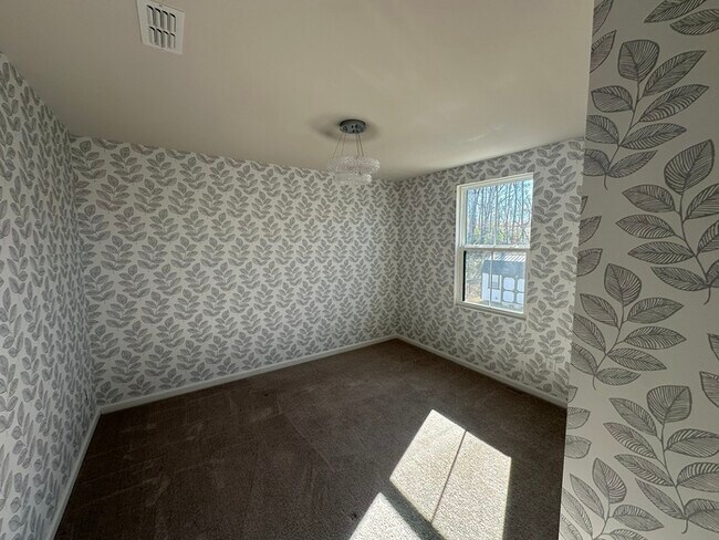 Building Photo - Like NEW 2 Story Single Family Home w/ Fen...