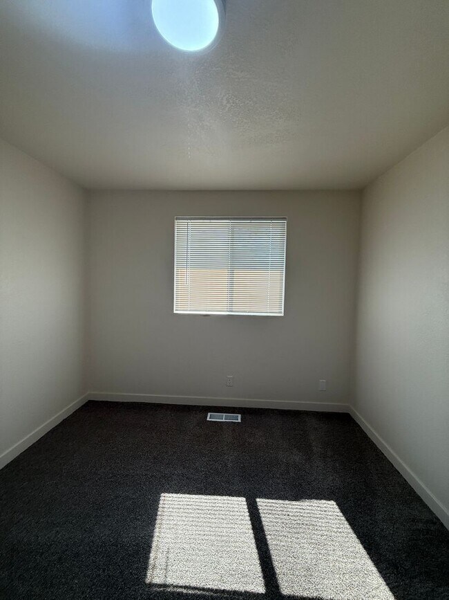 Building Photo - 371816