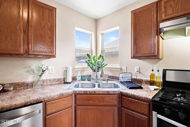 Building Photo - 12564 Paseo Alegre Dr