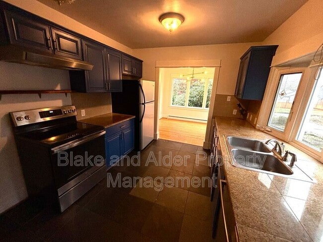 Building Photo - 7336 N Central St