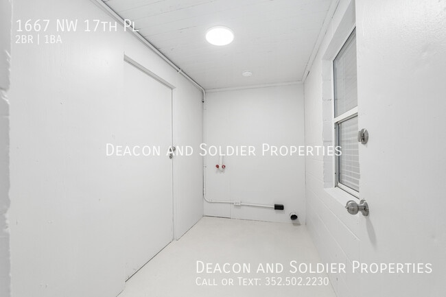 Building Photo - 1667 NW 17th Pl