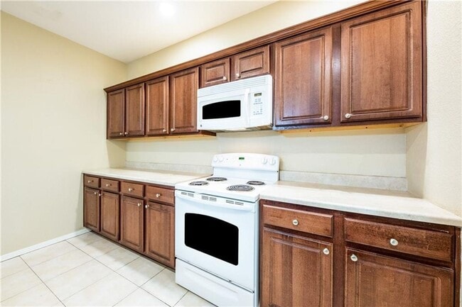 Building Photo - 2809 E 22nd St