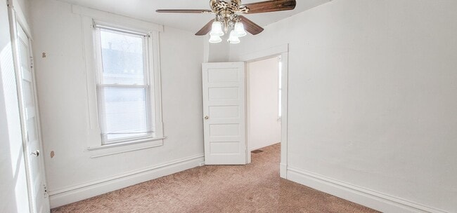 Building Photo - Bountiful City Office Space or residential