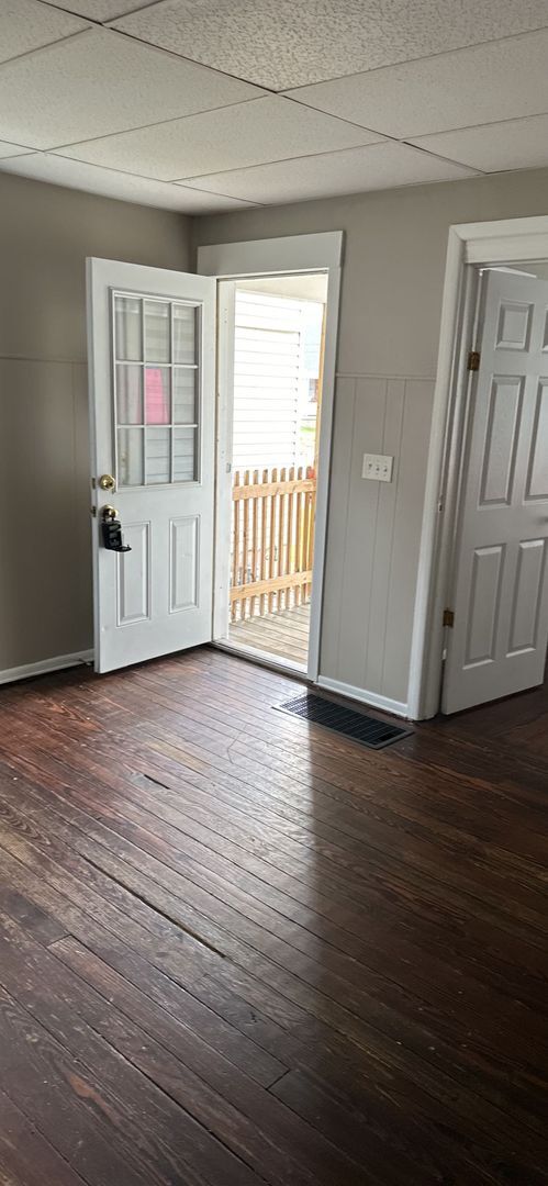 Building Photo - **Deposit Special $500** 526 Brandt 3BR/1B...