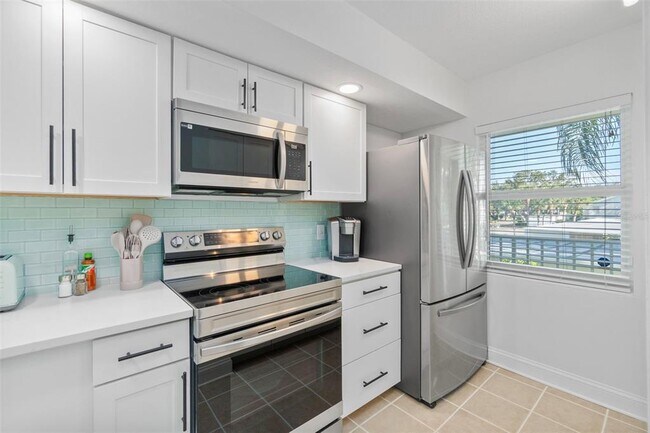 Building Photo - 433 Cerromar Ln