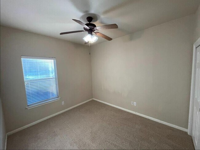 Building Photo - 1118 Boxwood Loop