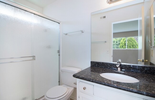 Building Photo - Los Timbres Street Duplex