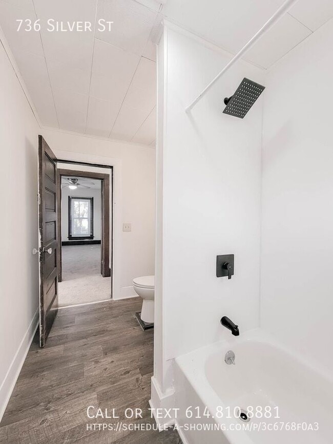 Building Photo - 736 Silver St