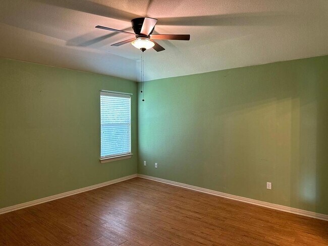 Building Photo - 218 Wildcat Dr